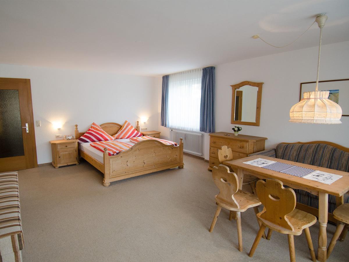 Brauereigasthof Adler Post Rettenberg Room photo